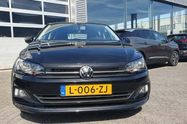 Volkswagen Polo (2021) thumbnail 3