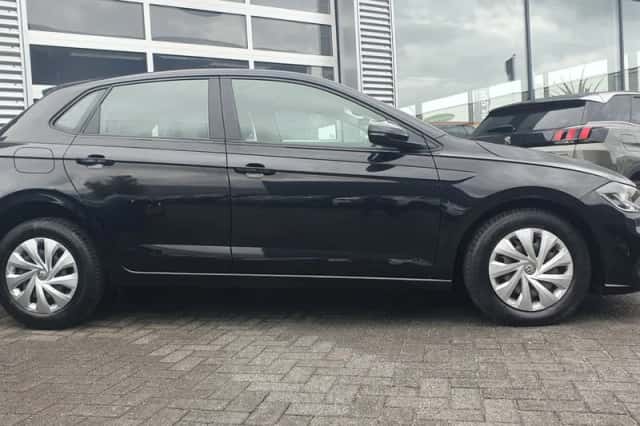 Volkswagen Polo (2022) thumbnail 2