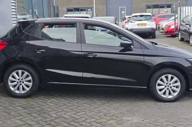 SEAT Ibiza (2023) thumbnail 4