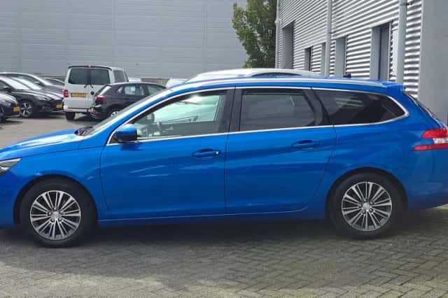Peugeot 308 (2021) thumbnail 2