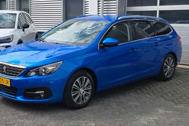 Peugeot 308 (2021) thumbnail 3