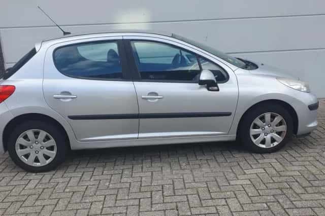 Peugeot 207 (2008) thumbnail 4
