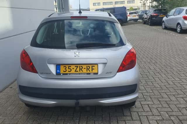 Peugeot 207 (2008) thumbnail 5