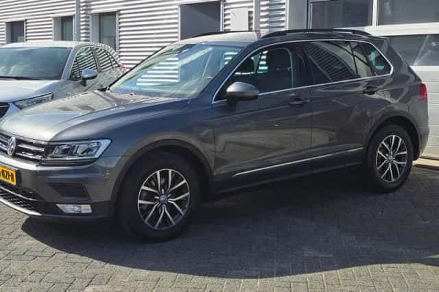 Volkswagen Tiguan (2016) thumbnail 3