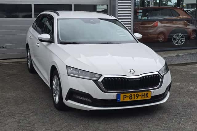 Škoda Octavia (2021) thumbnail 5