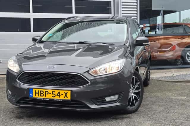 Ford Focus (2015) thumbnail 1