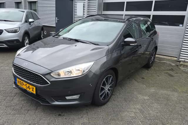 Ford Focus (2015) thumbnail 3
