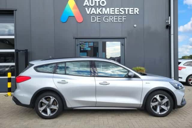 Ford Focus (2019) thumbnail 5