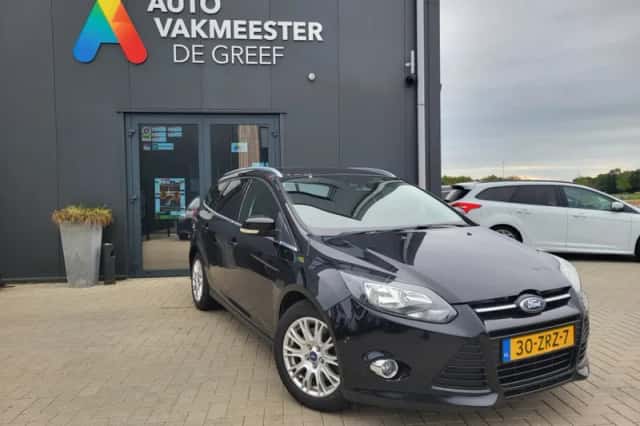 Ford Focus (2012) thumbnail 2