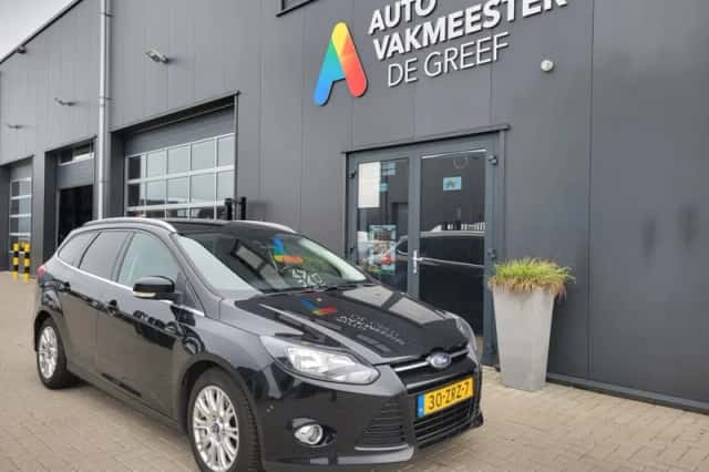 Ford Focus (2012) thumbnail 3