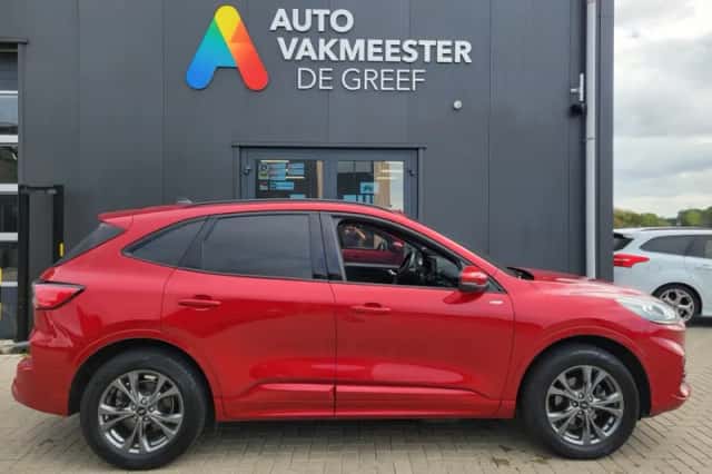 Ford Kuga (2022) thumbnail 5