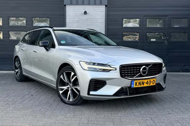 Volvo V60 (2021) thumbnail 1