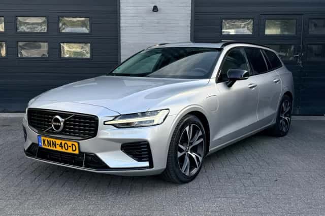 Volvo V60 (2021) thumbnail 3