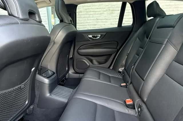 Volvo V60 (2021) thumbnail 5