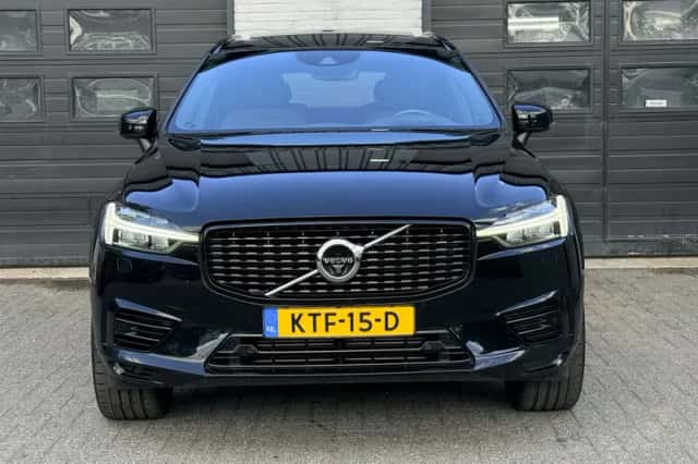 Volvo XC60 (2021) thumbnail 2
