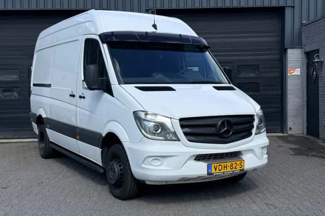 Mercedes-Benz Sprinter (2016) thumbnail 1