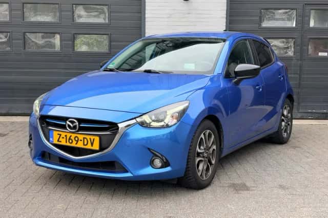 Mazda 2 (2015) thumbnail 3
