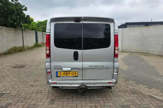 Opel Vivaro (2009) thumbnail 4