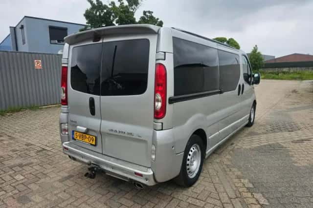 Opel Vivaro (2009) thumbnail 5