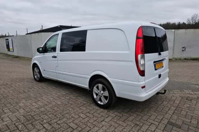 Mercedes-Benz Vito (2012) thumbnail 3
