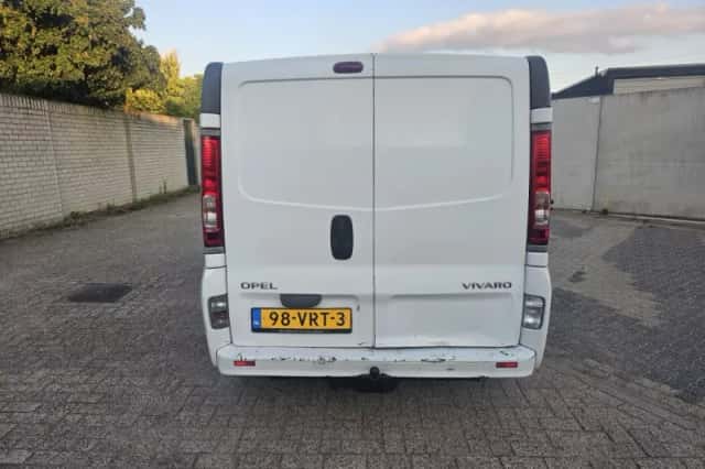 Opel Vivaro (2008) thumbnail 4