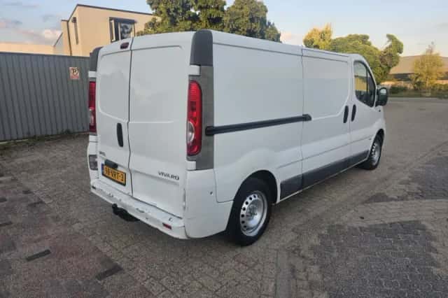 Opel Vivaro (2008) thumbnail 5