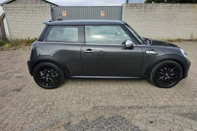 MINI Cooper S (2011) thumbnail 6