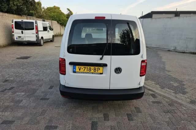 Volkswagen Caddy (2017) thumbnail 4