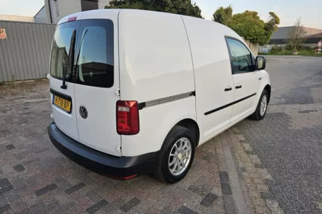 Volkswagen Caddy (2017) thumbnail 6