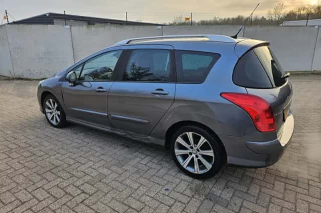 Peugeot 308 (2011) thumbnail 3