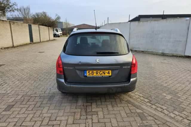 Peugeot 308 (2011) thumbnail 4