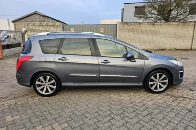 Peugeot 308 (2011) thumbnail 6