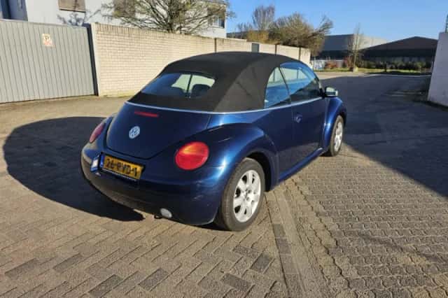 Volkswagen New Beetle (2003) thumbnail 5