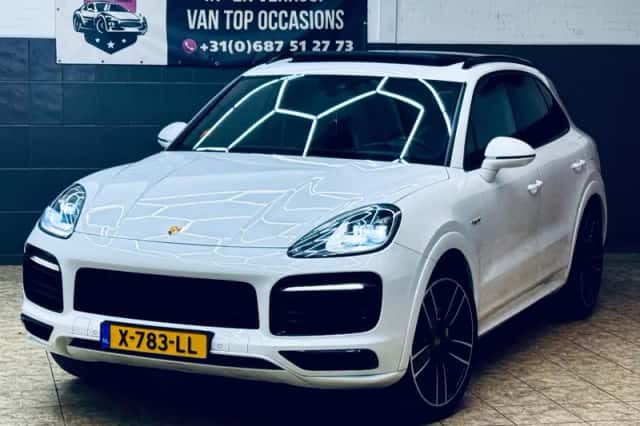 Porsche Cayenne (2022) thumbnail 1