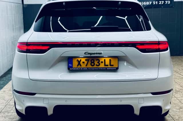 Porsche Cayenne (2022) thumbnail 4