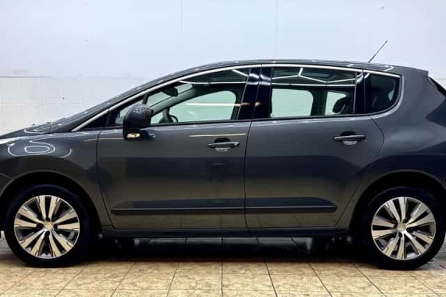 Peugeot 3008 (2014) thumbnail 2