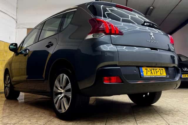 Peugeot 3008 (2014) thumbnail 3