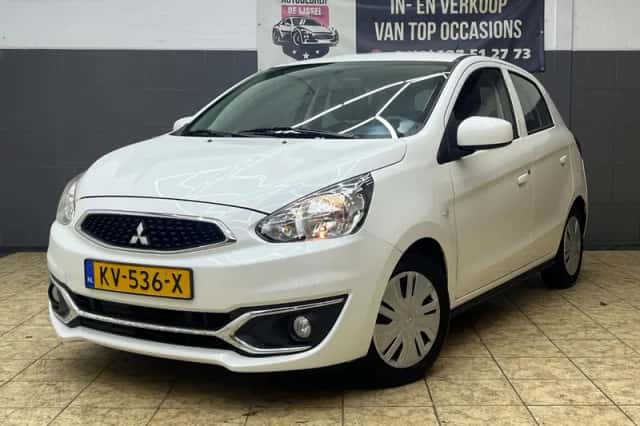 Mitsubishi Space Star (2016) thumbnail 1