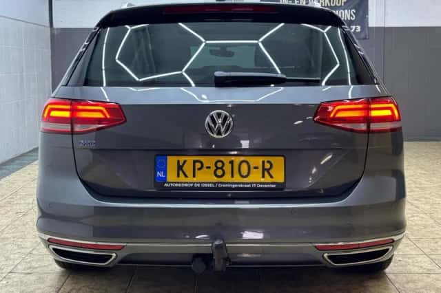 Volkswagen Passat (2016) thumbnail 4