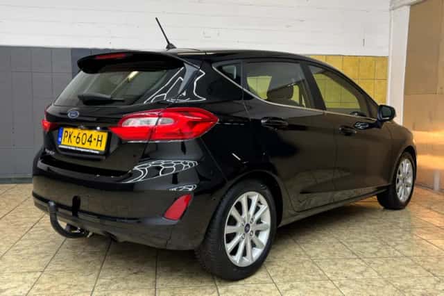 Ford Fiesta (2017) thumbnail 5