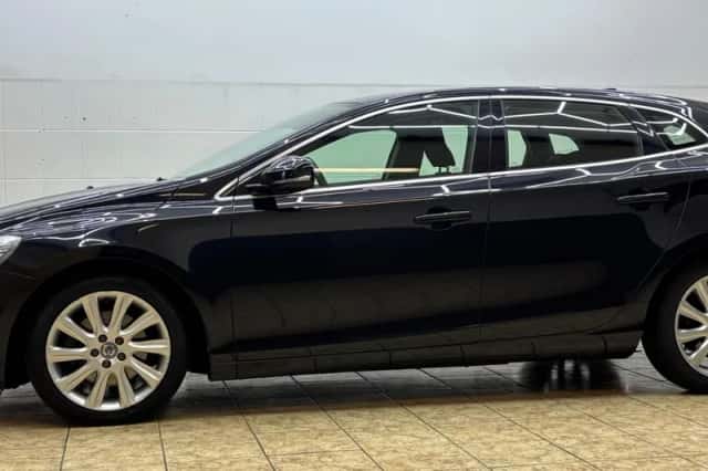 Volvo V40 (2014) thumbnail 2