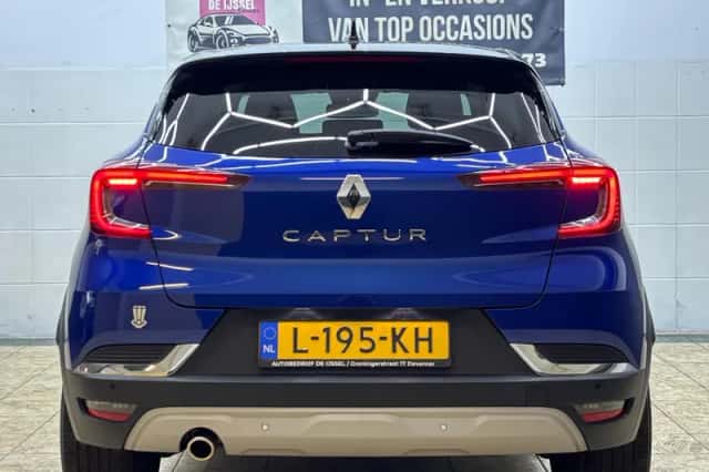 Renault Captur (2021) thumbnail 4