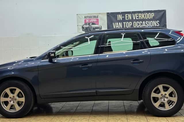 Volvo XC60 (2011) thumbnail 2