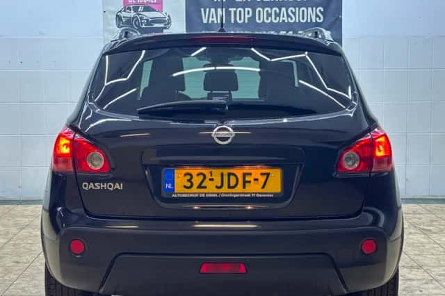 Nissan Qashqai (2009) thumbnail 4