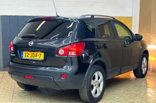 Nissan Qashqai (2009) thumbnail 5