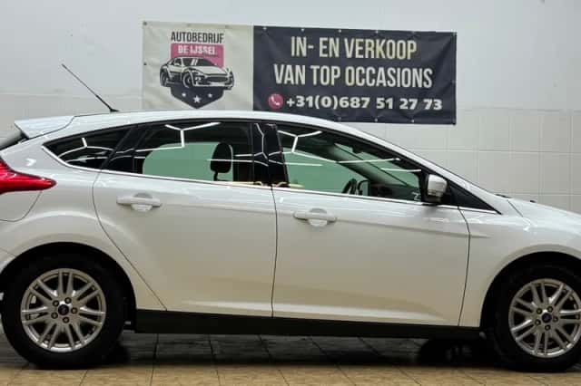 Ford Focus (2012) thumbnail 6