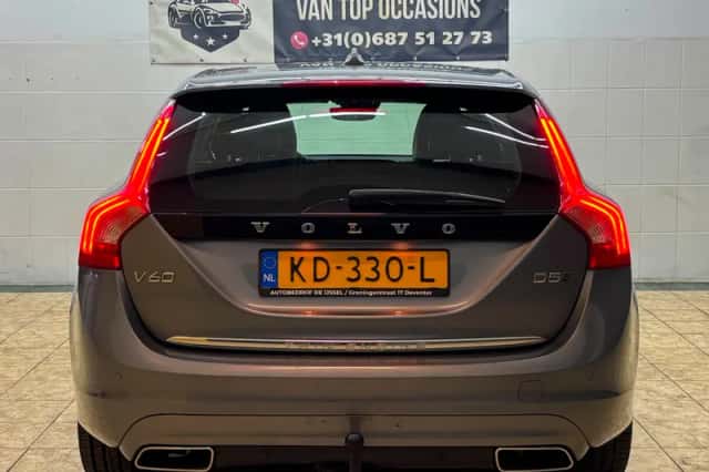 Volvo V60 (2016) thumbnail 4