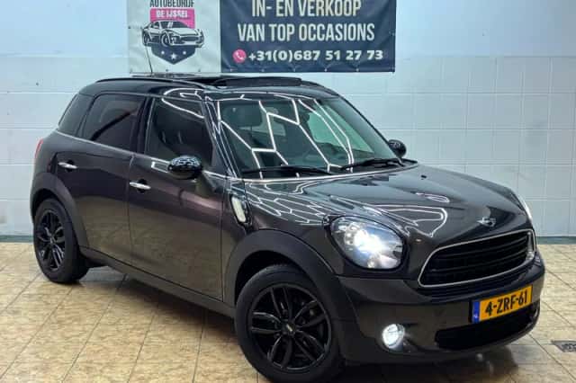 MINI Countryman (2015) thumbnail 1