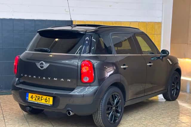MINI Countryman (2015) thumbnail 4