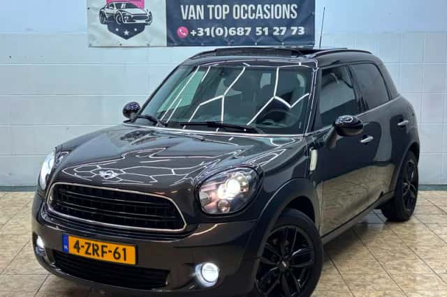 MINI Countryman (2015) thumbnail 5